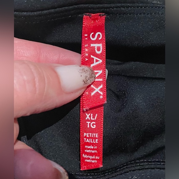 Spanx Faux Leather Leggings size XL Petite - Picture 4 of 9